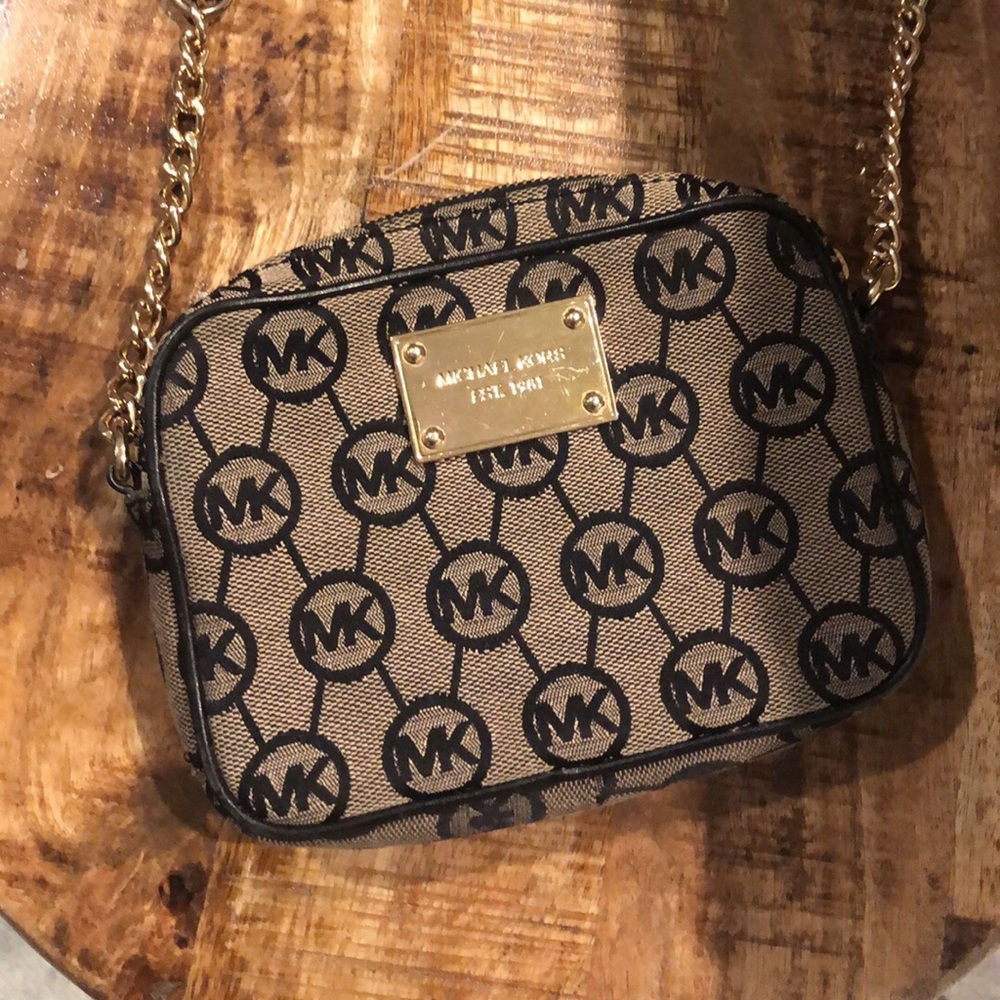 Michael kors crossbody purse